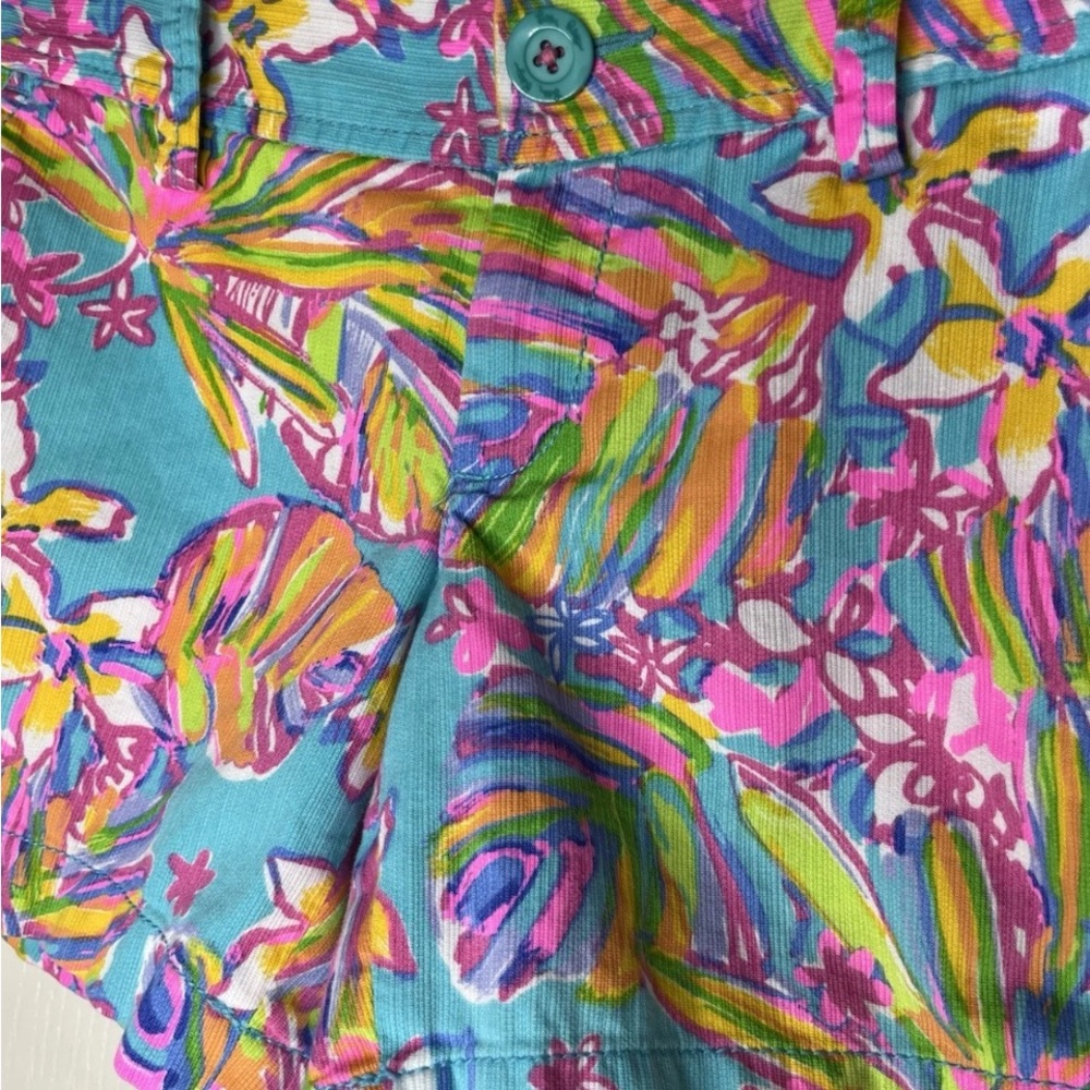 Lilly Pulitzer Vibrant Floral Women Shorts - Picture 2 of 5